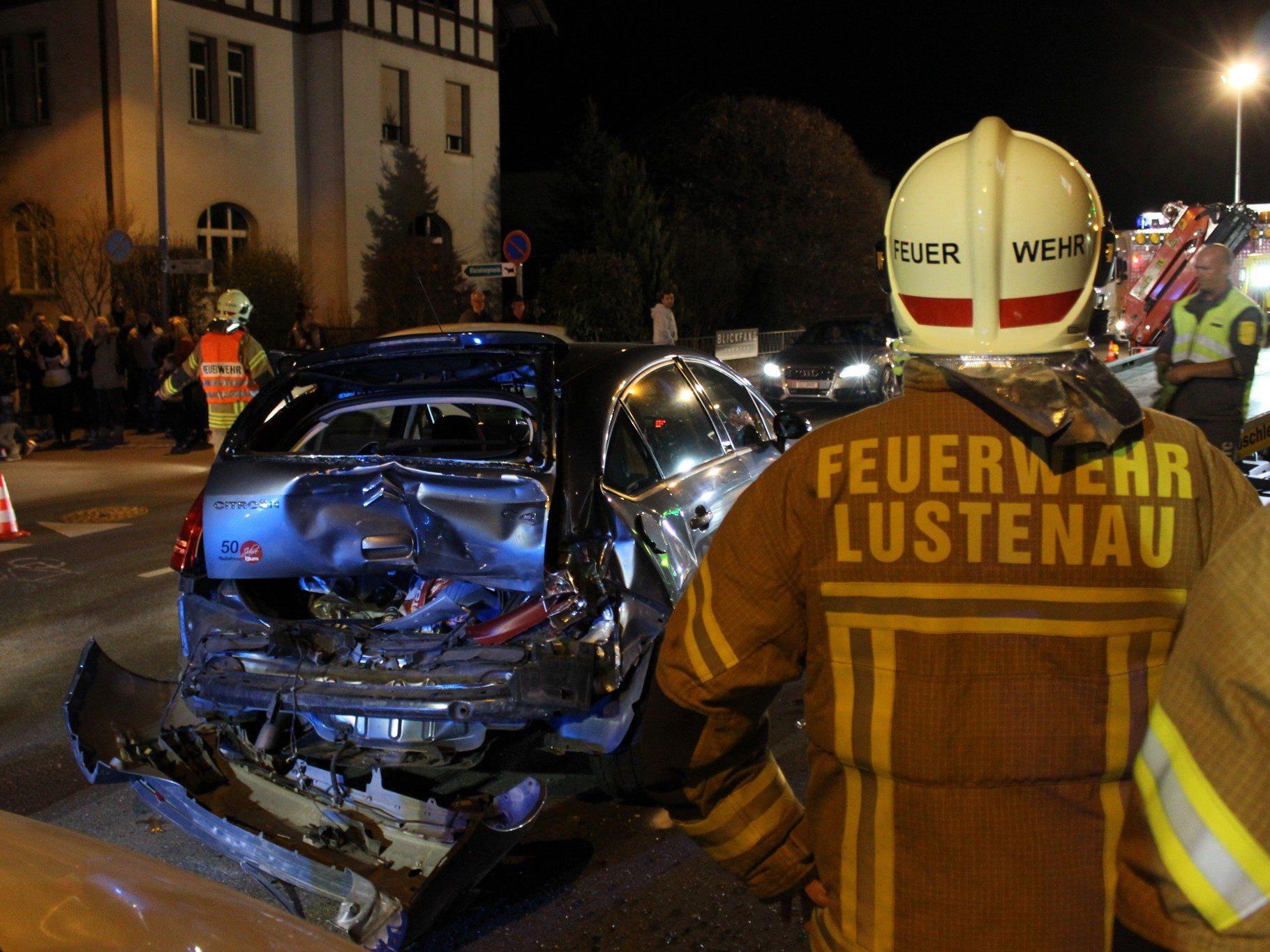 Lustenau: Unfall fordert Verletzte.