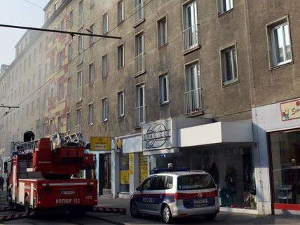 In Wien-Simmering kam es am Montag zu einem Zimmerbrand.