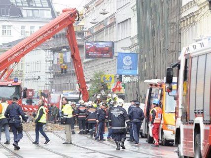 Hauseinsturz: Mariahilfer Straße gesperrt Hauseinsturz: Mariahilfer Straße gesperrt
