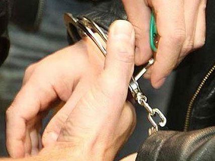 Zwei mutmaßliche Drogendealer befinden sich in Haft. Zwei mutmaßliche Drogendealer befinden sich in Haft.