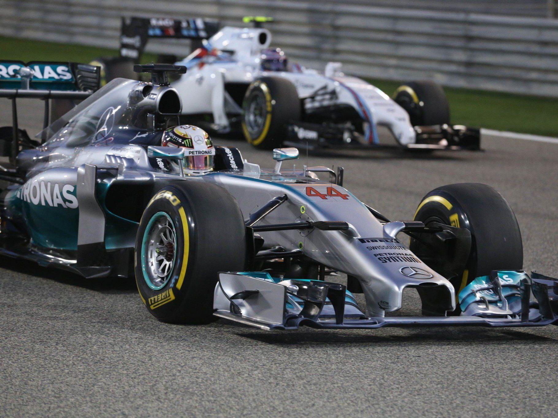 Engländer Hamilton entschied packendes Mercedes-Duell für sich - Rosberg weiter WM-Leader.
