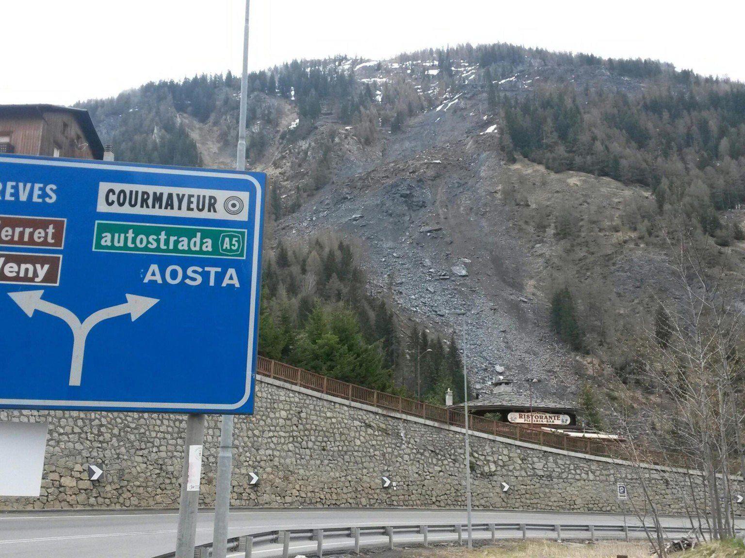 Mont-Blanc-Tunnel wegen Erdrutschgefahr gesperrt.