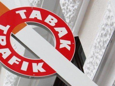 Wien-Simmering: Trafikraub mit Messer – Tatverdächtiger flüchtet mit Beute