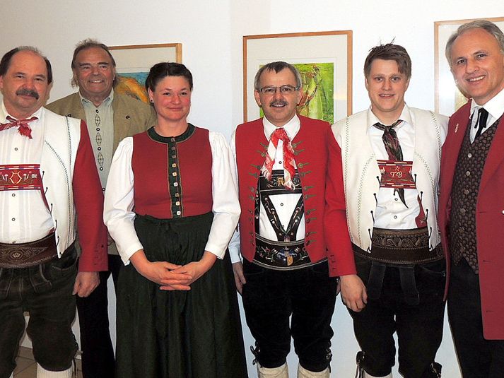 Geehrt: Hj. Schuster, H. Greiner, D. Hilbrand, Bgm. A. Haid, T. Berchtold, Landesobmann W. Baldauf. Geehrt: Hj. Schuster, H. Greiner, D. Hilbrand, Bgm. A. Haid, T. Berchtold, Landesobmann W. Baldauf.