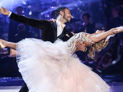 Aufatmen bei "Dancing Stars": Kein Paar musste die Sendung verlassen. Aufatmen bei "Dancing Stars": Kein Paar musste die Sendung verlassen.