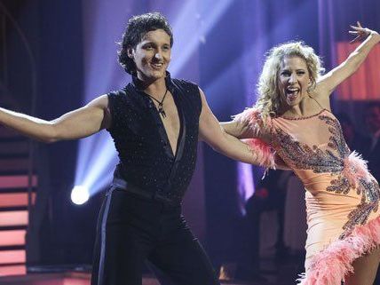 Beim Mambo-Marathon können die "Dancing Stars" mit ihrem Hüftschwung glänzen. Beim Mambo-Marathon können die "Dancing Stars" mit ihrem Hüftschwung glänzen.