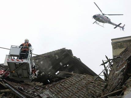 Zehn Menschen wurden aus dem eingestürzten Haus gerettet.