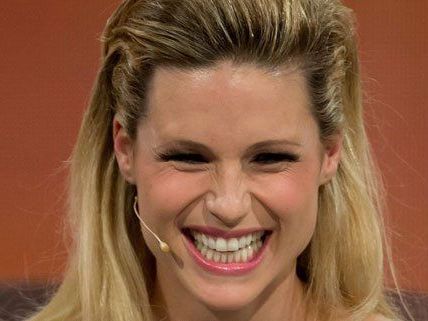 Michelle Hunziker kommt zu den Vienna Awards.