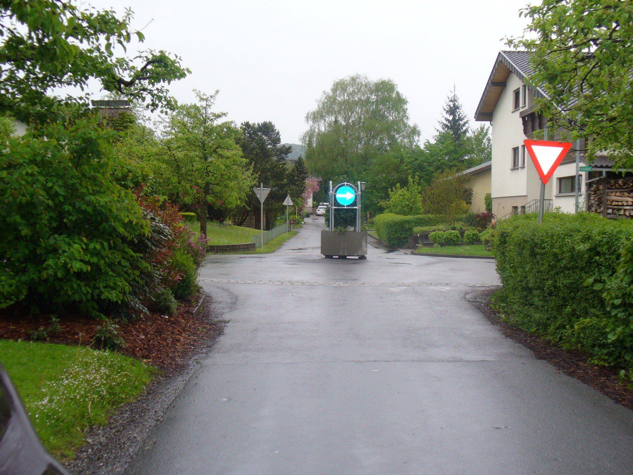 Der Kreisverkehr Seelehen-Böckwies wurde gebaut um eine Geschwindigkeitsreduktion zu erreichen