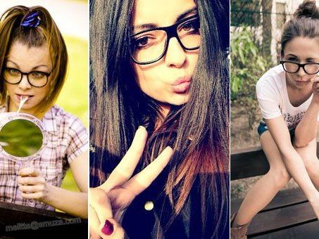 Nerd-Fotosession: Die Miss Online-Kandidatinnen posieren.