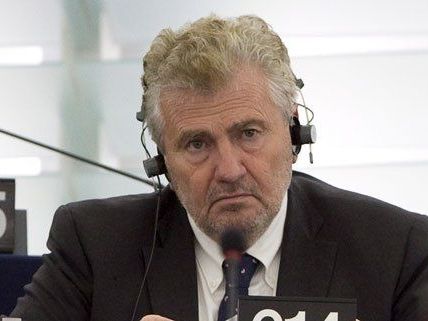 Gegen Andreas Mölzer wurde eine Verhetzungsklage eingereicht. Gegen Andreas Mölzer wurde eine Verhetzungsklage eingereicht.