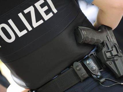 Mann attackietre in Wien Polizisten