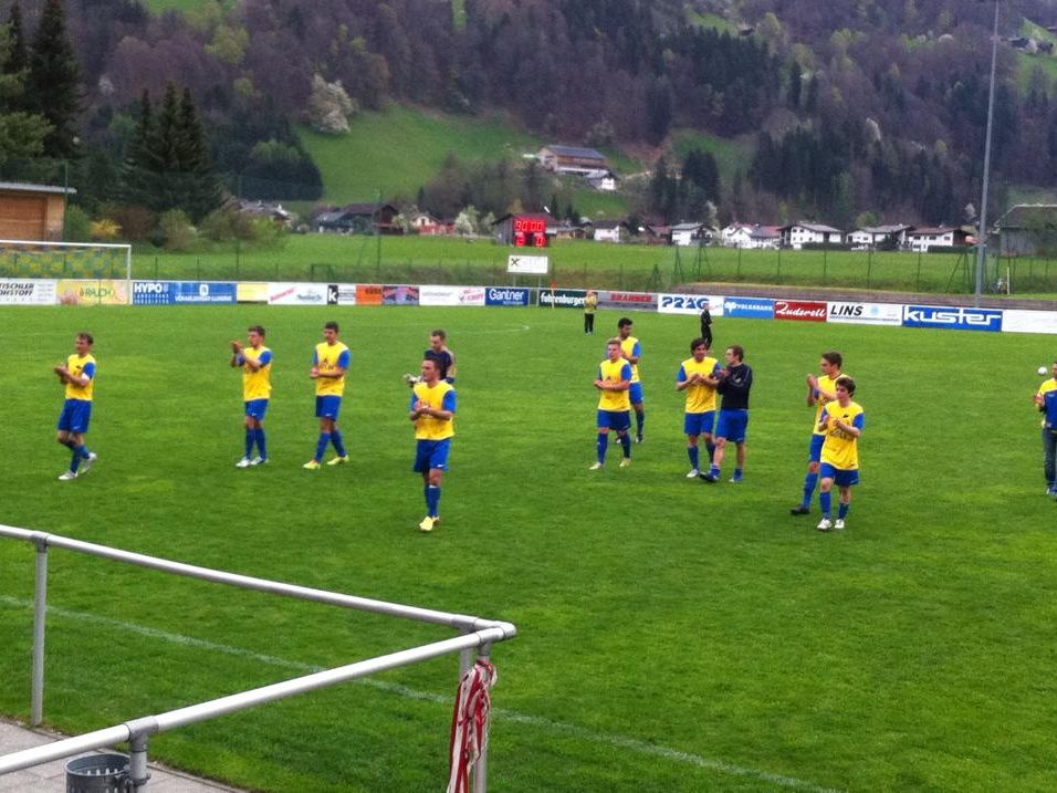 Der FC Schruns jubelt über den ersten Sieg im Jahr 2014 Der FC Schruns jubelt über den ersten Sieg im Jahr 2014