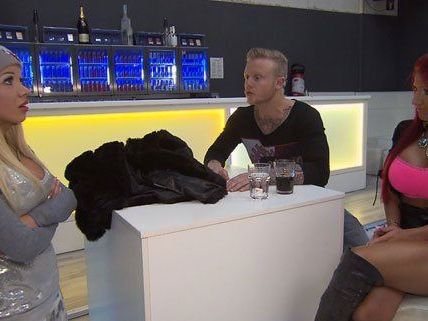 Vanessa ist sauer. Vanessa ist sauer.