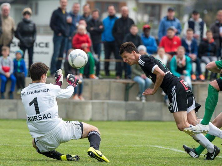 Alberschwende gewinnt gegen Lauterach mit 4:0. Alberschwende gewinnt gegen Lauterach mit 4:0.