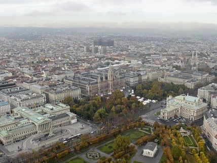 Die Tourist-Info am Albertina Platz wird umgestaltet. Die Tourist-Info am Albertina Platz wird umgestaltet.