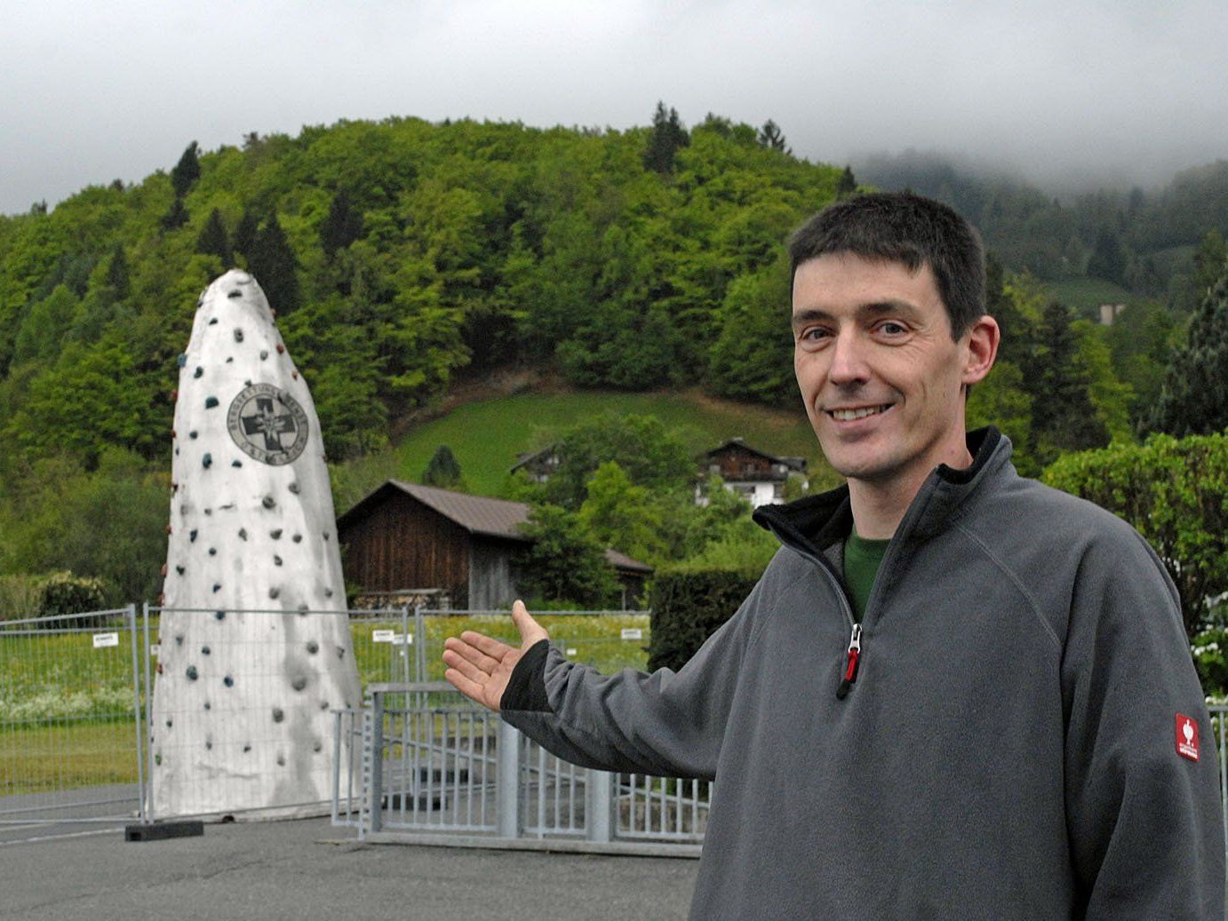 Der Ortsstellenleiter der Bergrettung Schruns-Tschagguns, Rupert Pfefferkorn, vor dem Kletterturm der Bergrettung Vorarlberg Der Ortsstellenleiter der Bergrettung Schruns-Tschagguns, Rupert Pfefferkorn, vor dem Kletterturm der Bergrettung Vorarlberg
