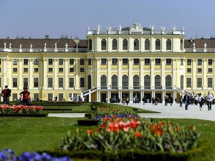 Manfred Baumann lädt zum ersten Wiener Foto-Flashmob nach Schönbrunn. Manfred Baumann lädt zum ersten Wiener Foto-Flashmob nach Schönbrunn.