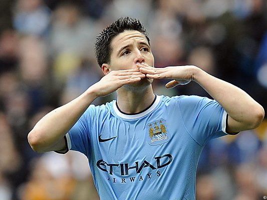 Samir Nasri feiert sein Tor zum 1:0