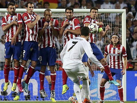 Ronaldo traf per Elfmeter zum 4:1 Ronaldo traf per Elfmeter zum 4:1
