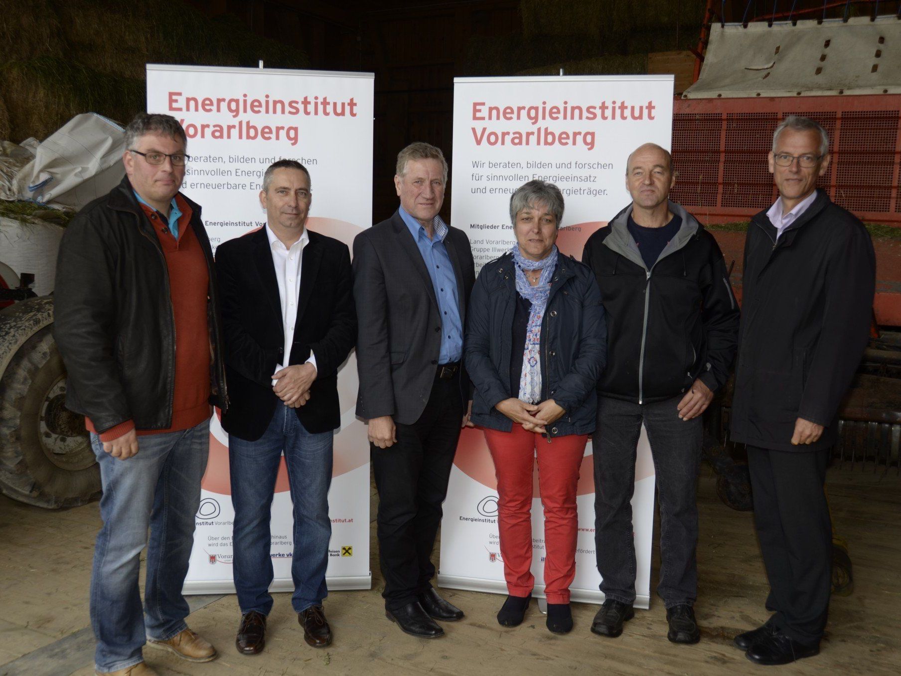 "In 35 Jahren soll in Vorarlberg pro Jahr nur mehr so viel Energie benötigt werden, wie innerhalb der Landesgrenzen bereitgestellt werden kann." Foto: Die Teilnehmer der Pressekonferenz.