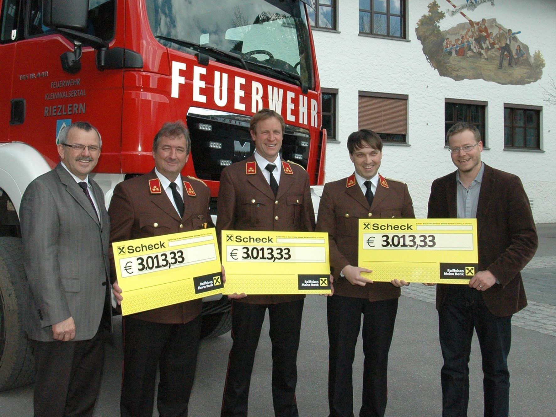 Bgm. Haid, Kdten. Schlegel, Moosbrugger, Duffner, Holding-Vorstand Müller Bgm. Haid, Kdten. Schlegel, Moosbrugger, Duffner, Holding-Vorstand Müller