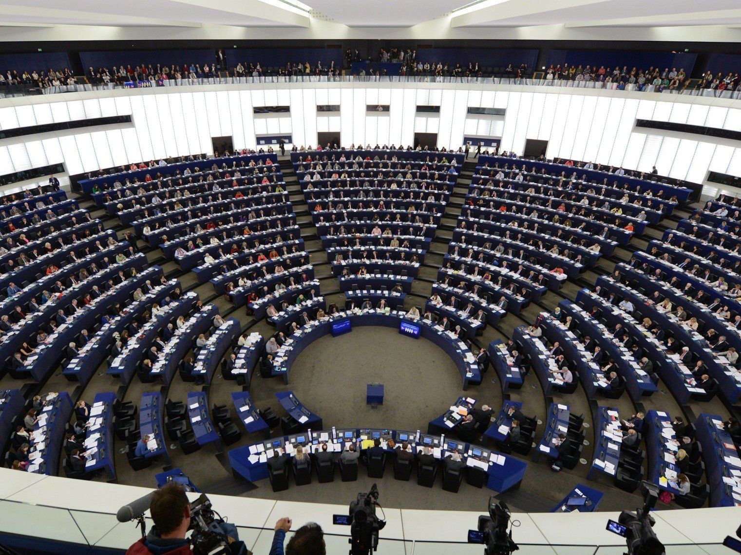 28 unterschiedliche Wahlsysteme und 751 Abgeordnetenplätze im Europaparlament. 28 unterschiedliche Wahlsysteme und 751 Abgeordnetenplätze im Europaparlament.