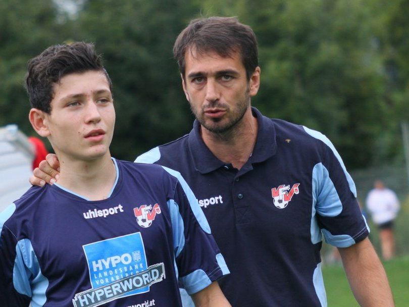 Der Bludenzer Dietmar Berchtold hat die Trainer A-Lizenz Ausbildung mit gutem Erfolg abgeschlossen. Der Bludenzer Dietmar Berchtold hat die Trainer A-Lizenz Ausbildung mit gutem Erfolg abgeschlossen.