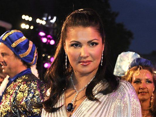wir doch nicht am Vorabend des Life Balls 2014 auftreten: Anna Netrebko wir doch nicht am Vorabend des Life Balls 2014 auftreten: Anna Netrebko