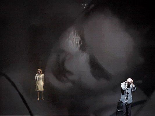 Szenenbild aus "Orfeo ed Euridice" im MQ Szenenbild aus "Orfeo ed Euridice" im MQ