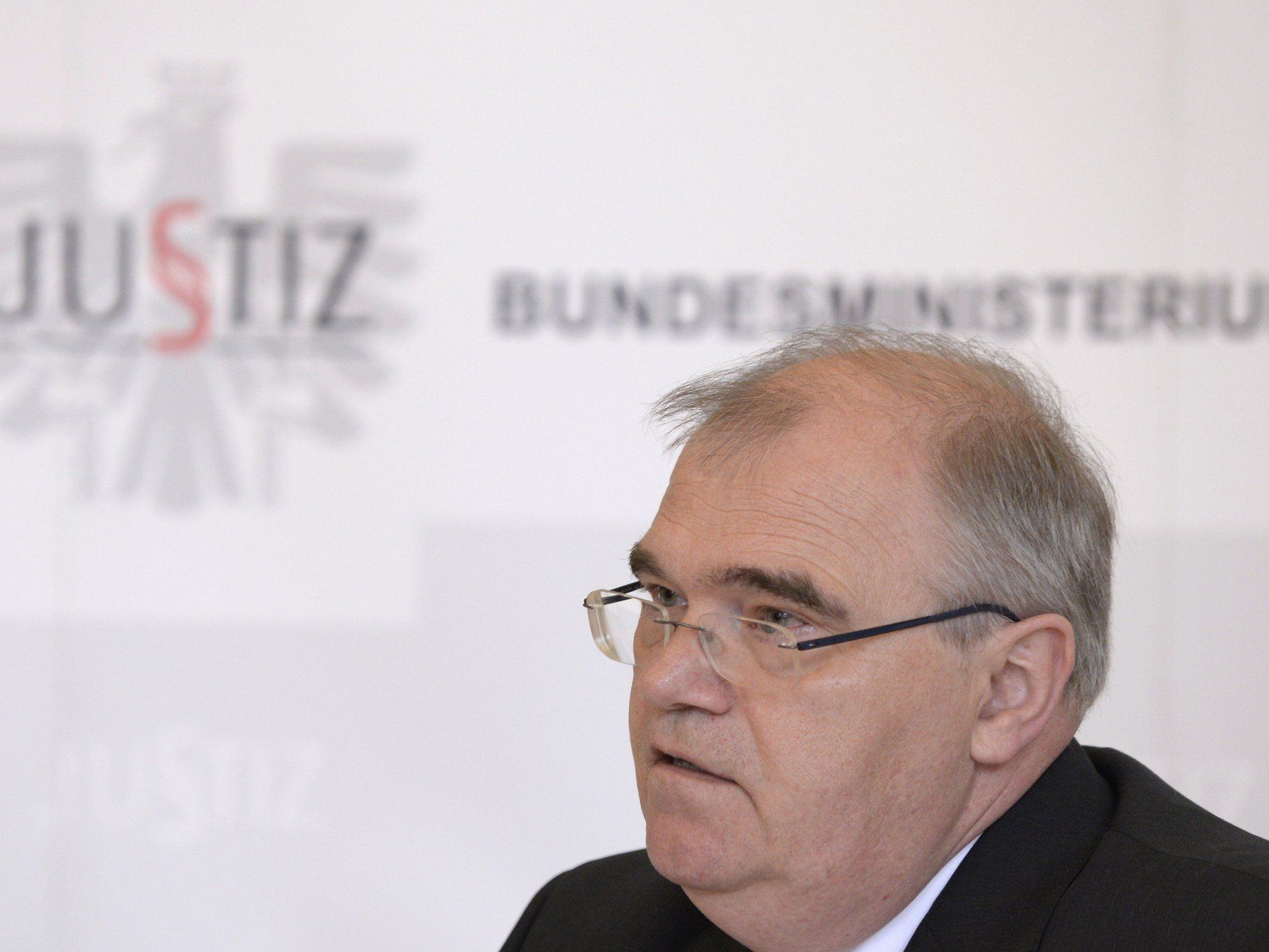 Justizminister Wolfgang Brandstetter am Mittwoch im Rahmen einer Pressekonferenz anlässlich des Reformpakets zur Strafprozessordnung in Wien. Justizminister Wolfgang Brandstetter am Mittwoch im Rahmen einer Pressekonferenz anlässlich des Reformpakets zur Strafprozessordnung in Wien.