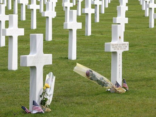 Ein US-amerikanischer Militärfriedhof in Colleville sur Mer, Frankreich. Ein US-amerikanischer Militärfriedhof in Colleville sur Mer, Frankreich.
