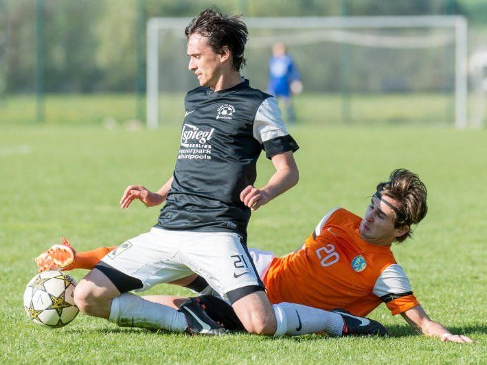 Hochspannung herrscht in den Landesklassen um den Aufstieg und auch im Abstiegskampf. Hochspannung herrscht in den Landesklassen um den Aufstieg und auch im Abstiegskampf.