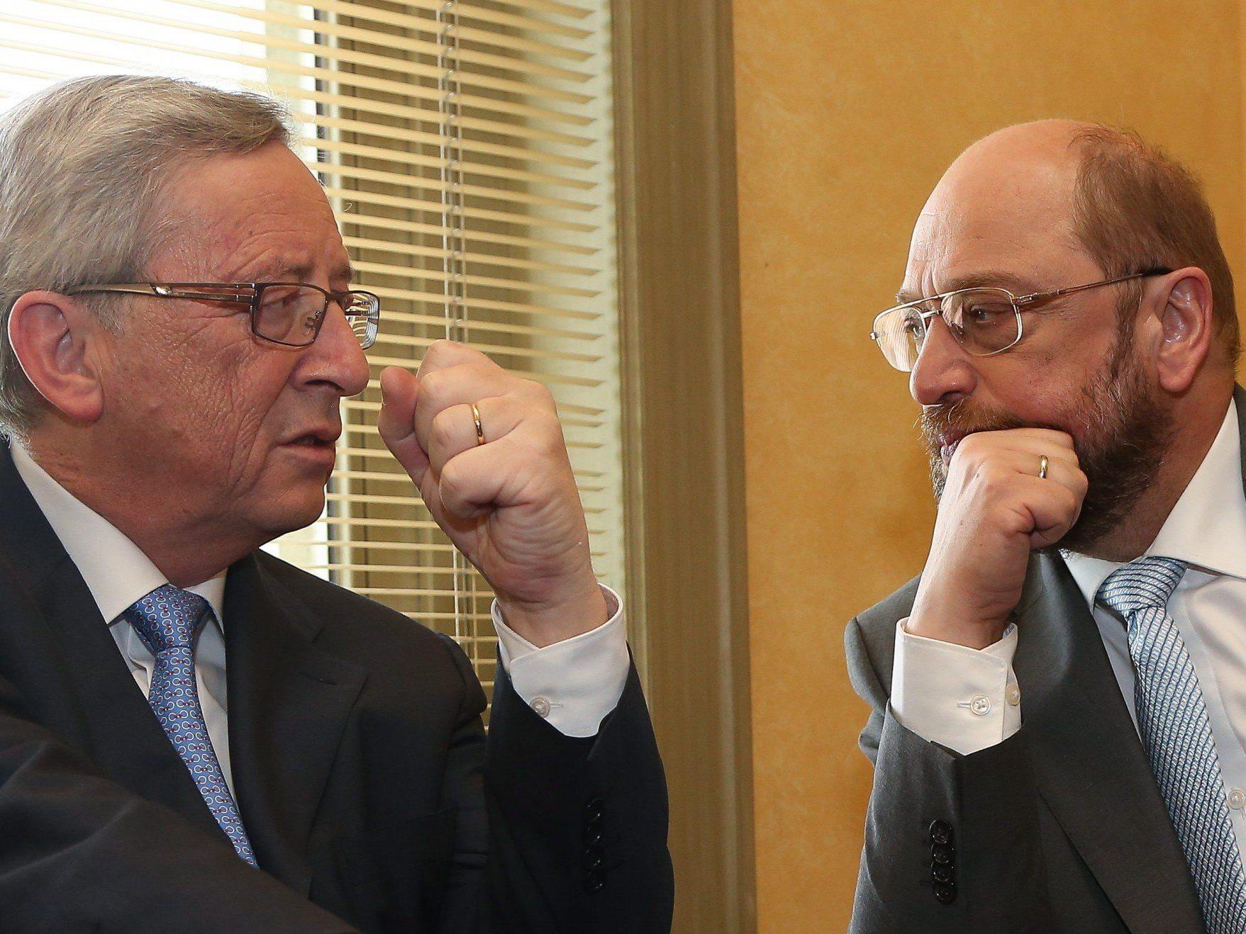 Mit Juncker und Schulz stehen sich zwei politische Schwergewichte gegenüber, wie sie unterschiedlicher nicht sein könnten..