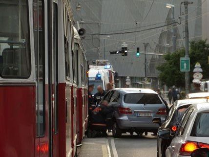 Am Dienstagabend kam es im 22. Bezirk zu einem Straßenbahnunfall.