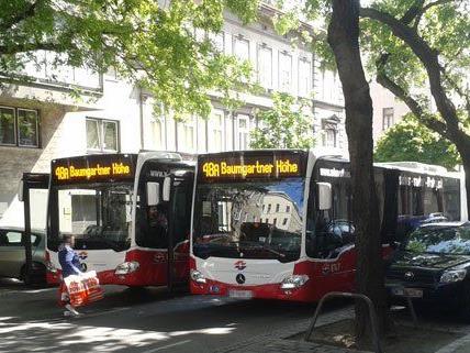 Nach dem Unfall auf der Koppstraße kam es auch bei den Bussen zu Verzögerungen.