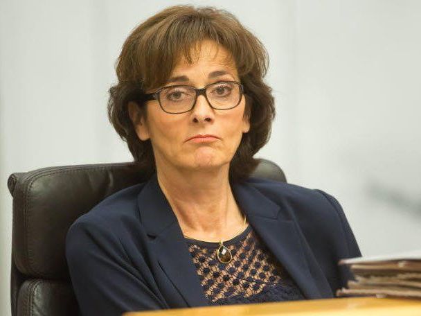 Mit dieser Umgestaltung seien keine Einsparungen verbunden, man erwarte sich durch die Aufgabenkonzentration eher eine Effizienzsteigerung, hieß es aus dem Büro von Bildungslandesrätin Bernadette Menne Mit dieser Umgestaltung seien keine Einsparungen verbunden, man erwarte sich durch die Aufgabenkonzentration eher eine Effizienzsteigerung, hieß es aus dem Büro von Bildungslandesrätin Bernadette Menne