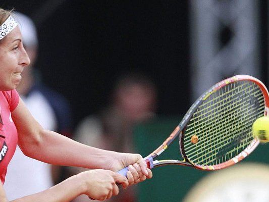 Die Vorarlbergerin Yvonne Meusburger unterlag der Spanierin Carla Suarez Navarro in Madrid. Die Vorarlbergerin Yvonne Meusburger unterlag der Spanierin Carla Suarez Navarro in Madrid.
