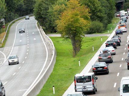 Laut ÖAMTC muss bereits ab Mittwoch mit Stau gerechnet werden. Laut ÖAMTC muss bereits ab Mittwoch mit Stau gerechnet werden.