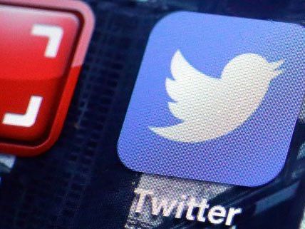 Die Spitzenkandidaten präsentieren sich auch auf Twitter und Facebook. Die Spitzenkandidaten präsentieren sich auch auf Twitter und Facebook.