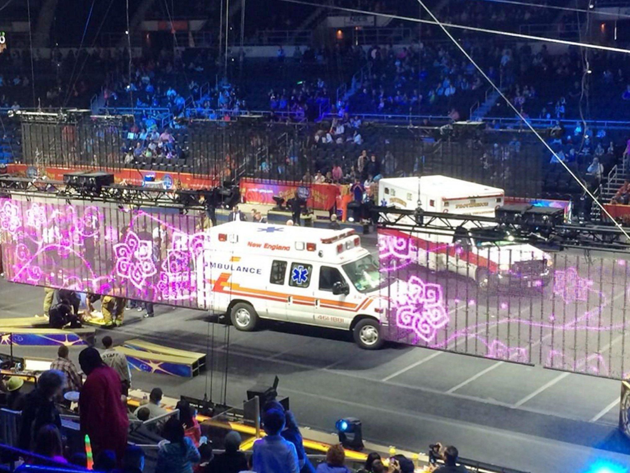 Neun Akrobaten bei US-Zirkusshow schwer verletzt Neun Akrobaten bei US-Zirkusshow schwer verletzt