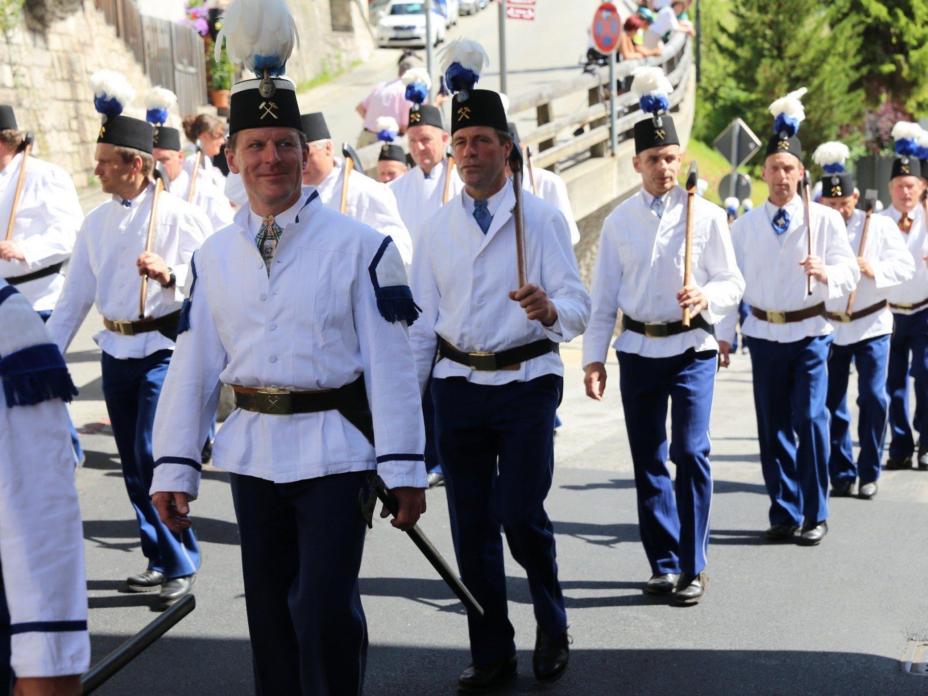 Der tradionelle Festumzug der Bergleute findet einmal jährlich in Berchtesgaden statt.