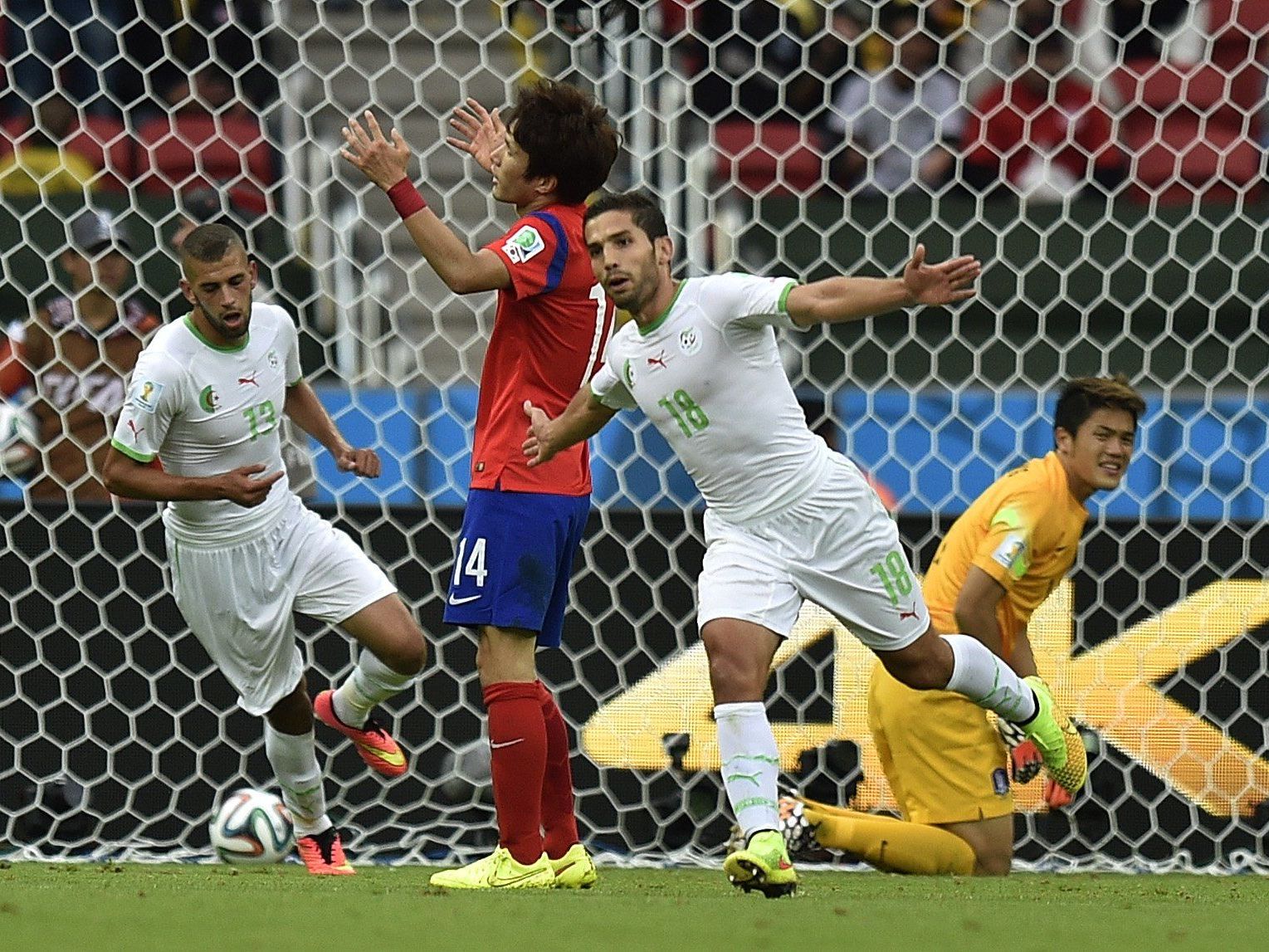 Die Algerier überzeugten vor allem in der ersten Halbzeit mit schnellem Angriffsfußball. Die Algerier überzeugten vor allem in der ersten Halbzeit mit schnellem Angriffsfußball.