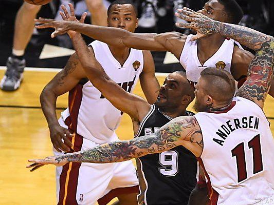 Trotz starker Miami-Defense gewannen die Spurs
