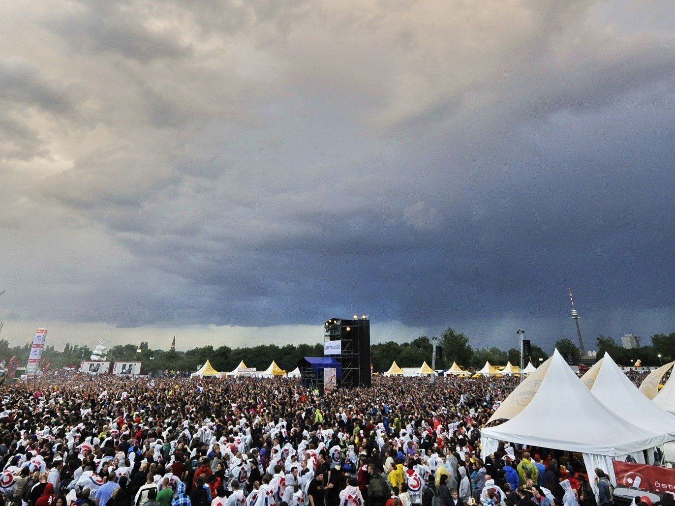 Am Sonntagabend müssen Donauinselfest-Besucher mit Gewitter und Regen rechnen. Am Sonntagabend müssen Donauinselfest-Besucher mit Gewitter und Regen rechnen.