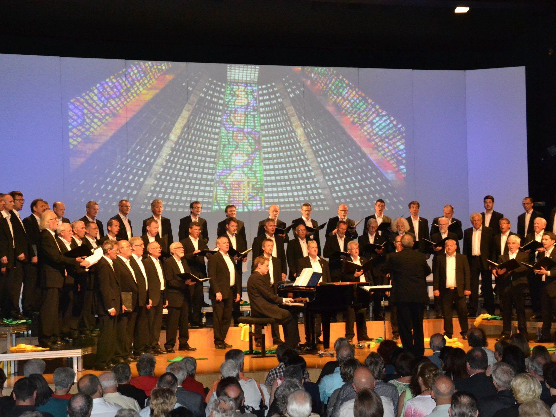 Der Männerchor Götzis begeisterte das Publikum mit Eindrücken von der Konzerttournee nach Südamerika Der Männerchor Götzis begeisterte das Publikum mit Eindrücken von der Konzerttournee nach Südamerika