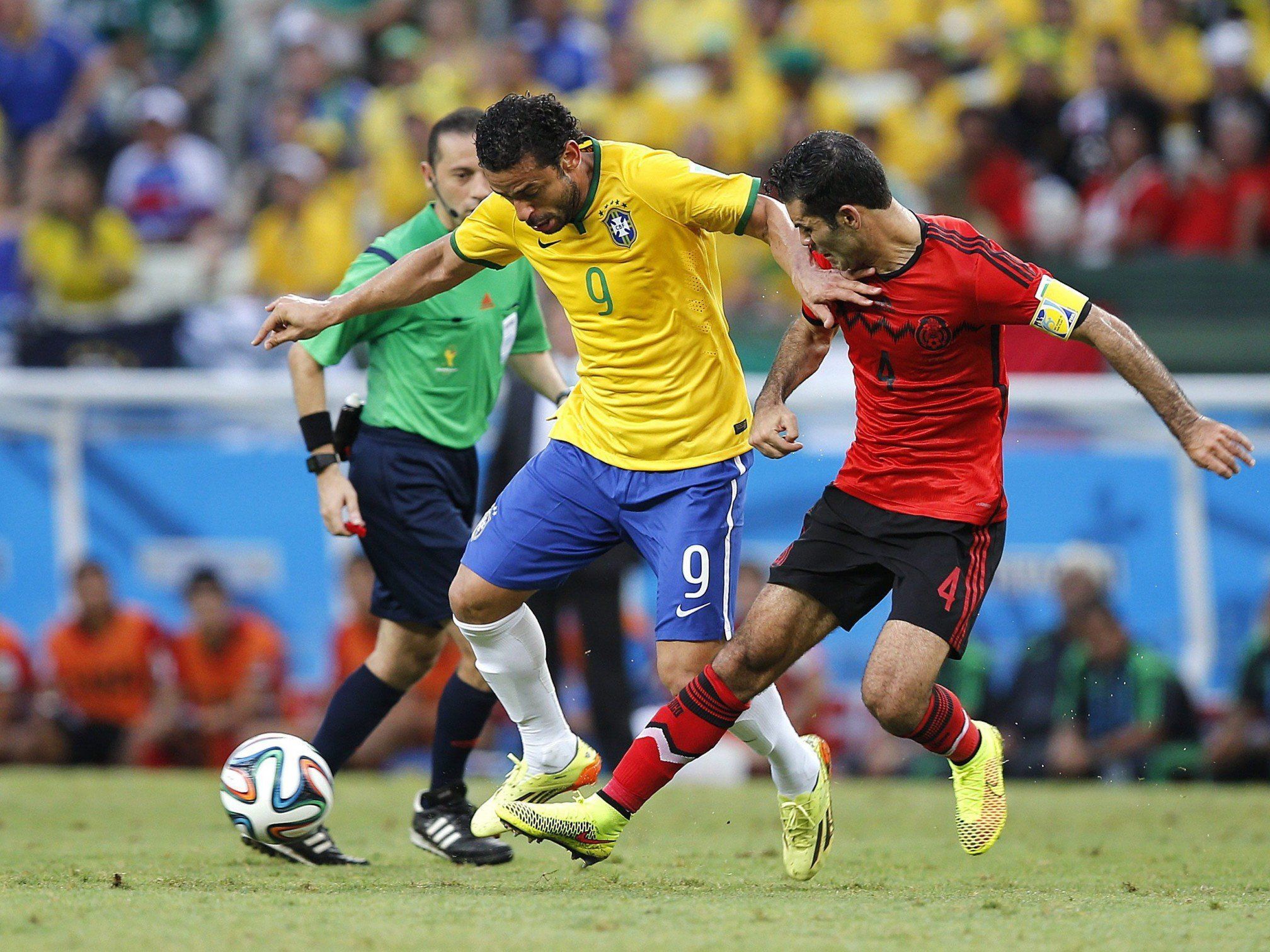 Brasilien und Mexiko trennten sich nach einem intensiven Spiel mit einem torlosen Remis. Brasilien und Mexiko trennten sich nach einem intensiven Spiel mit einem torlosen Remis.