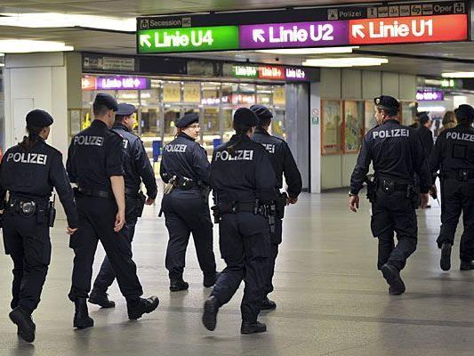 Elf Festnahmen bei "Aktion scharf" im Wiener U-Bahnnetz