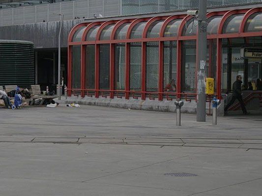 Am Praterstern lief ein mutmaßlicher Dealer vor der Polizei davon Am Praterstern lief ein mutmaßlicher Dealer vor der Polizei davon