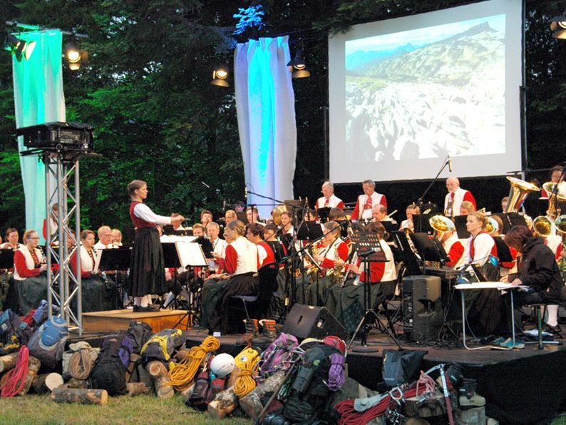 Ohrenschmaus vor imposanter Freiluft-Kulisse. Ohrenschmaus vor imposanter Freiluft-Kulisse.